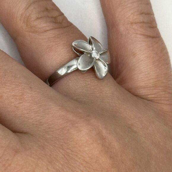 925 Sterling Silver Plumeria Flower Ring with Cubic Zirconia Sz 6 Hawaiian - Picture 2 of 6